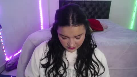 laurenkenner28_ online show from May 2026 06:48:02 PM