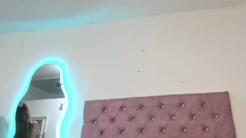 laurenlaine online show from September 2025 05:01:02 PM