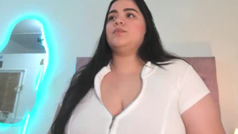 laurenlaine online show from April 2026 05:54:02 PM