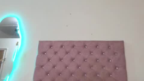 laurenlaine online show from May 2026 12:38:01 AM