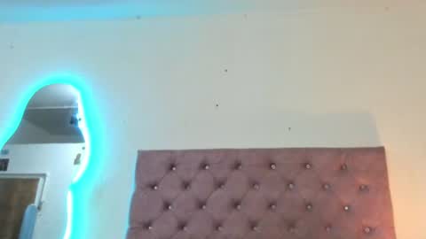 laurenlaine online show from July 2026 05:59:02 PM