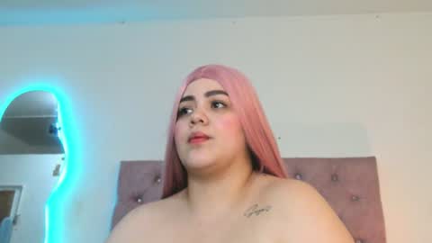 laurenlaine online show from July 2026 09:10:01 PM