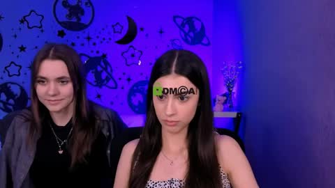 Snapshot of laurenmurrr chatting on April 2026 12:39:01 PM Laure online show from April 2026 12:39:01 PM