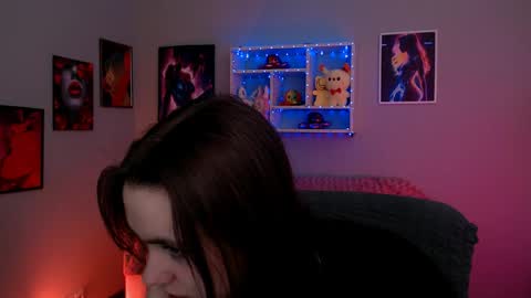 Laure online show from April 2026 12:20:01 PM