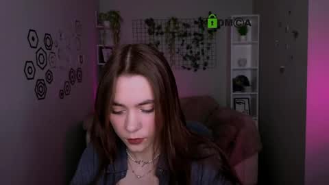 Laure online show from May 2026 09:39:01 AM