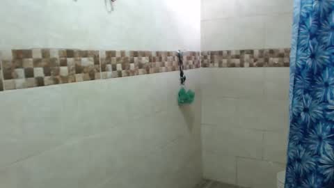 Snapshot of laurenphillipsx chatting on February 2025 07:05:02 PM Lauren online show from February 2025 07:05:02 PM