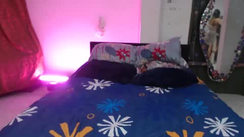 Snapshot of laurenphillipsx chatting on October 2025 08:50:02 PM Lauren online show from October 2025 08:50:02 PM