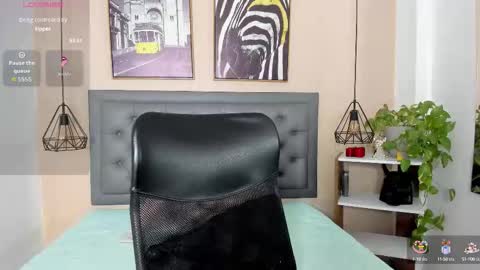 Lauren  online show from November 2025 01:56:02 PM