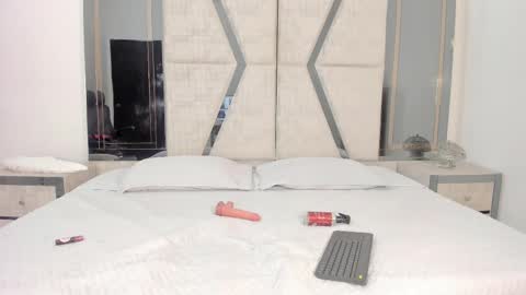 Snapshot of laurensnow1_ chatting on September 2025 03:47:02 PM Lauren online show from September 2025 03:47:02 PM