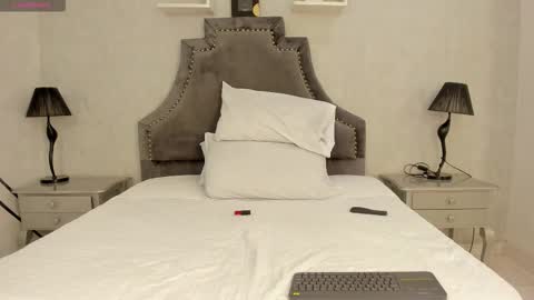 Snapshot of laurensnow1_ chatting on November 2025 03:23:02 PM Lauren online show from November 2025 03:23:02 PM