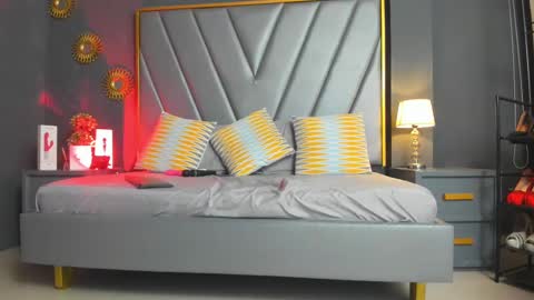 LAUREN My schedule 1400 - 2200 GMT -5 online show from February 2025 11:10:02 PM