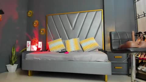 LAUREN My schedule 1400 - 2200 GMT -5 online show from March 2025 11:04:01 PM