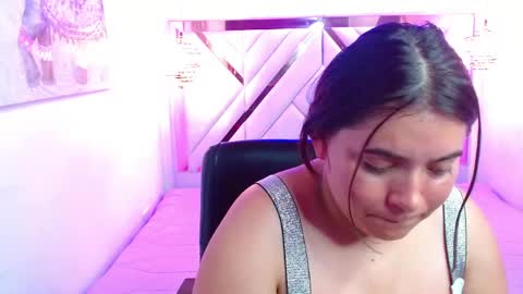 Snapshot of laurha_ chatting on May 2026 07:54:02 PM laura online show from May 2026 07:54:02 PM