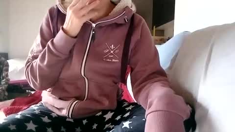 Snapshot of lauriehotxxx chatting on December 2024 03:33:02 PM lauriehotxxx online show from December 2024 03:33:02 PM