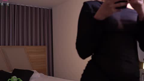 Snapshot of laurita_4 chatting on November 2025 11:32:02 AM laurita_4 online show from November 2025 11:32:02 AM