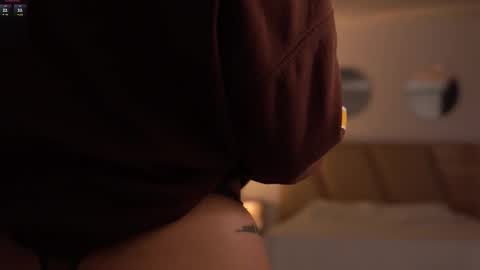 Snapshot of laurita_4 chatting on February 2026 01:40:02 PM laurita_4 online show from February 2026 01:40:02 PM