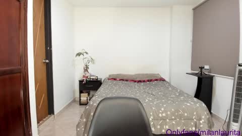 Snapshot of lauritamilan1 chatting on December 2024 03:54:02 AM laura online show from December 2024 03:54:02 AM