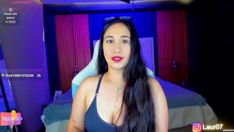 Snapshot of lauroberts chatting on September 2025 03:17:02 AM Lau Roberts online show from September 2025 03:17:02 AM