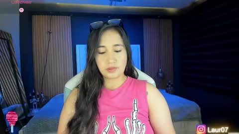 Snapshot of lauroberts chatting on October 2025 03:40:01 AM Lau Roberts online show from October 2025 03:40:01 AM