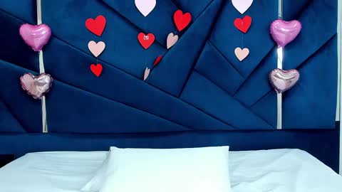 Snapshot of lauryjonson_ chatting on February 2025 05:07:01 PM LauryJonson online show from February 2025 05:07:01 PM