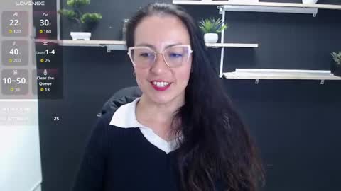 Laury  online show from June 2026 08:39:02 PM