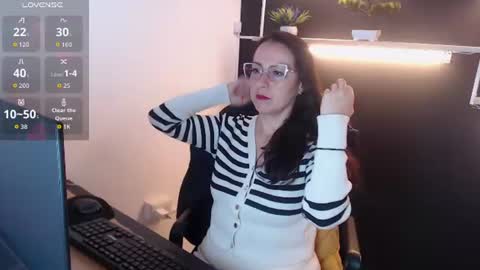 Laury  online show from July 2026 05:50:02 PM