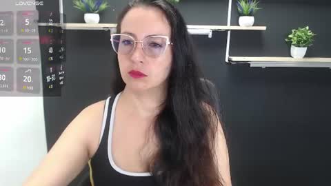 Laury  online show from July 2026 06:07:02 PM