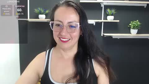 Laury  online show from July 2026 06:20:01 PM