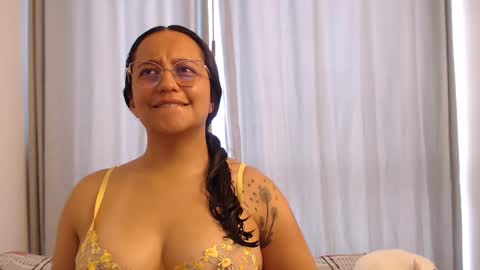 Laura online show from March 2026 07:06:02 PM