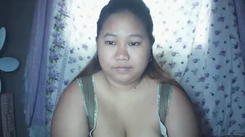 Snapshot of lavalyn214 chatting on January 2026 12:27:01 AM lavalyn214 online show from January 2026 12:27:01 AM