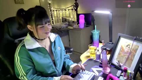 Lavenderrzz online show from February 2026 02:33:01 PM