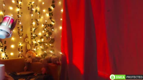 Mia online show from April 2026 06:19:02 PM