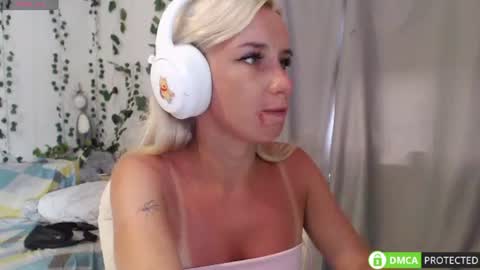 Mia online show from July 2026 09:29:01 AM