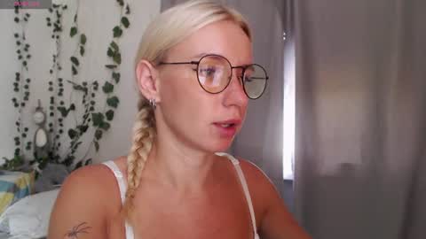 Mia online show from July 2026 07:15:02 AM