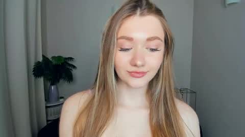 Snapshot of laviniahoutz chatting on May 2026 08:40:02 PM Jane online show from May 2026 08:40:02 PM