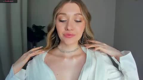 Snapshot of laviniahoutz chatting on June 2026 10:42:01 PM Jane online show from June 2026 10:42:01 PM