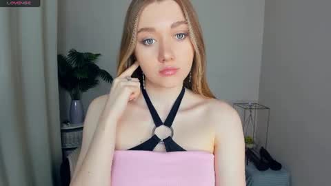 Snapshot of laviniahoutz chatting on June 2026 11:10:01 PM Jane online show from June 2026 11:10:01 PM