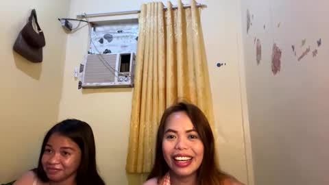 Snapshot of lavvenderr chatting on February 2026 05:37:02 AM lavvenderr online show from February 2026 05:37:02 AM