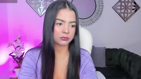Snapshot of layla_breezee_ chatting on January 2026 01:04:02 PM Layla Breezee online show from January 2026 01:04:02 PM