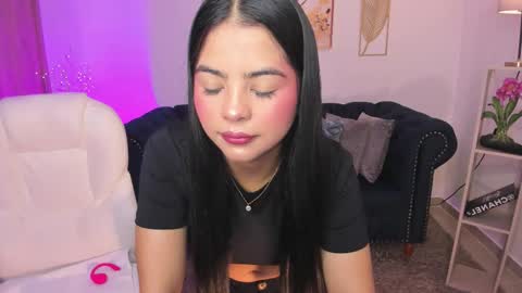 Snapshot of layla_breezee_ chatting on January 2026 12:31:02 PM Layla Breezee online show from January 2026 12:31:02 PM