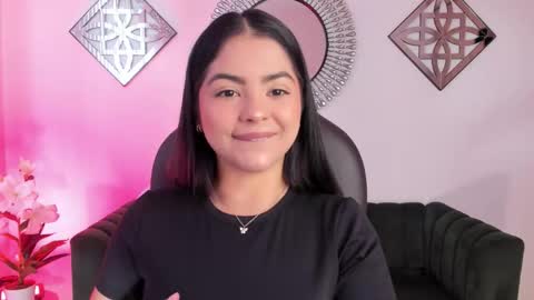 Snapshot of layla_breezee_ chatting on February 2026 12:44:02 PM Layla Breezee online show from February 2026 12:44:02 PM