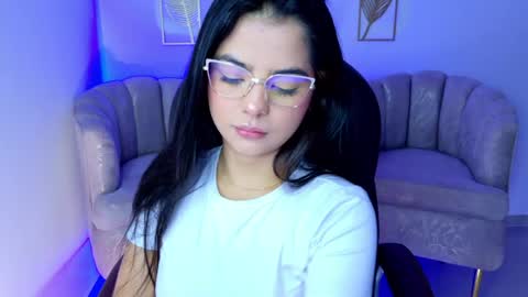 Layla Breezee online show from May 2026 11:16:02 AM