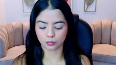 Layla Breezee online show from May 2026 11:49:02 AM