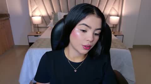 Layla Breezee online show from July 2026 10:41:01 AM