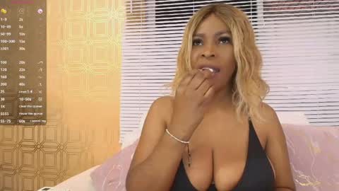 L A Y L A online show from May 2026 01:06:01 PM