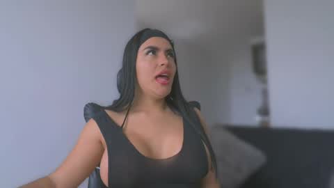 Layla online show from May 2026 05:56:01 PM