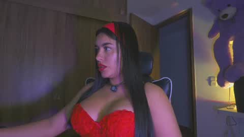 Layla online show from July 2026 03:08:01 AM