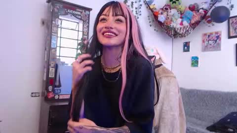 Snapshot of layla_quinn chatting on January 2026 04:43:02 PM layla_quinn online show from January 2026 04:43:02 PM