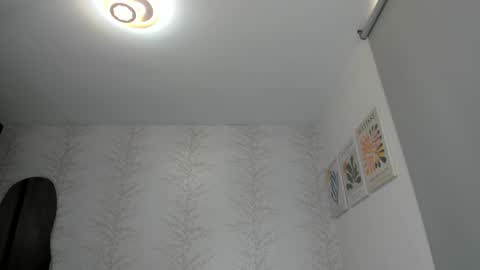 Snapshot of layla_vanegas chatting on January 2025 05:19:01 PM Layla Vanegas online show from January 2025 05:19:01 PM