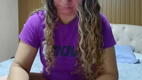 kelly online show from September 2025 06:40:02 PM